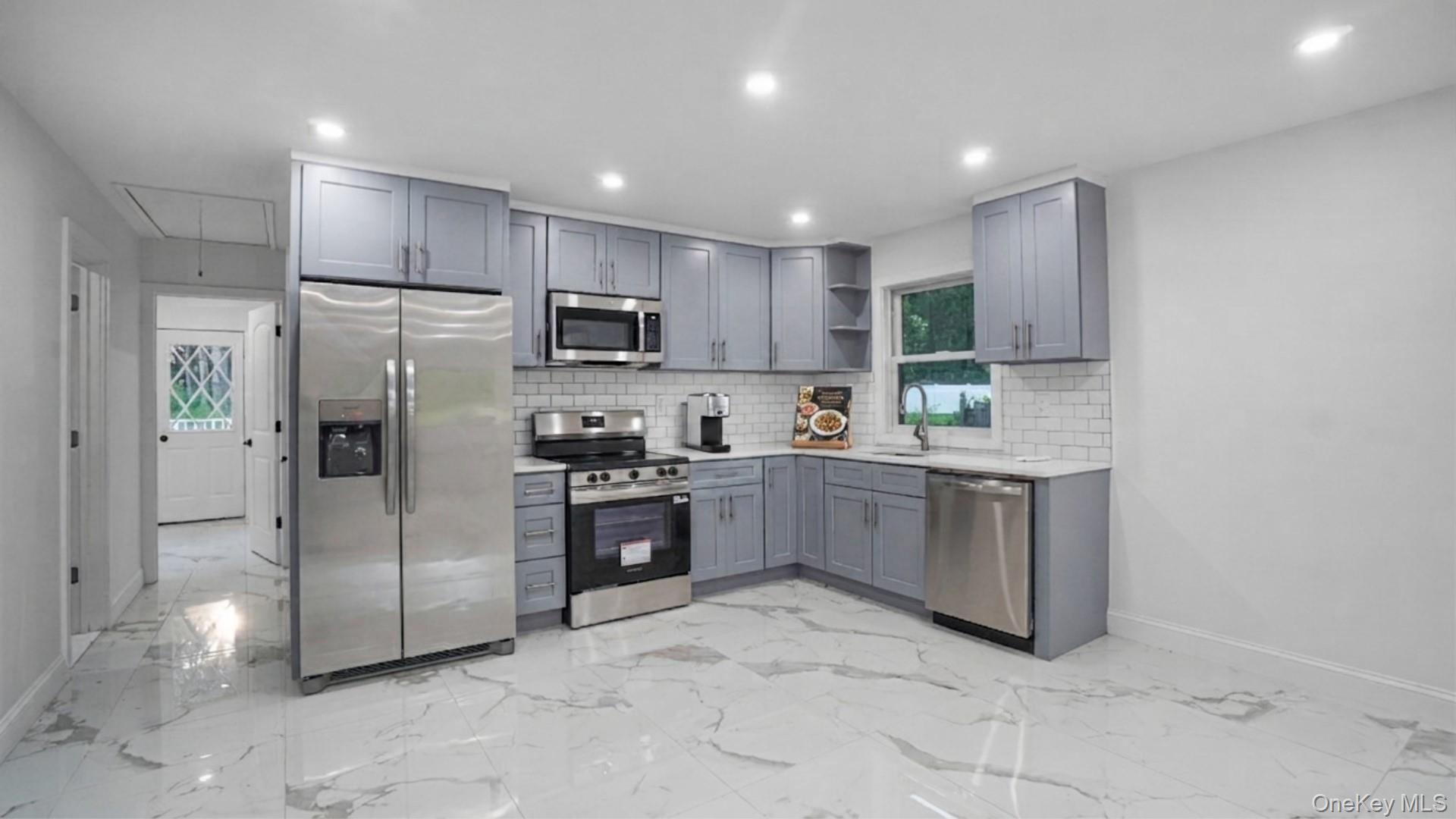 52 Crystal Beach Boulevard Property Photo 3