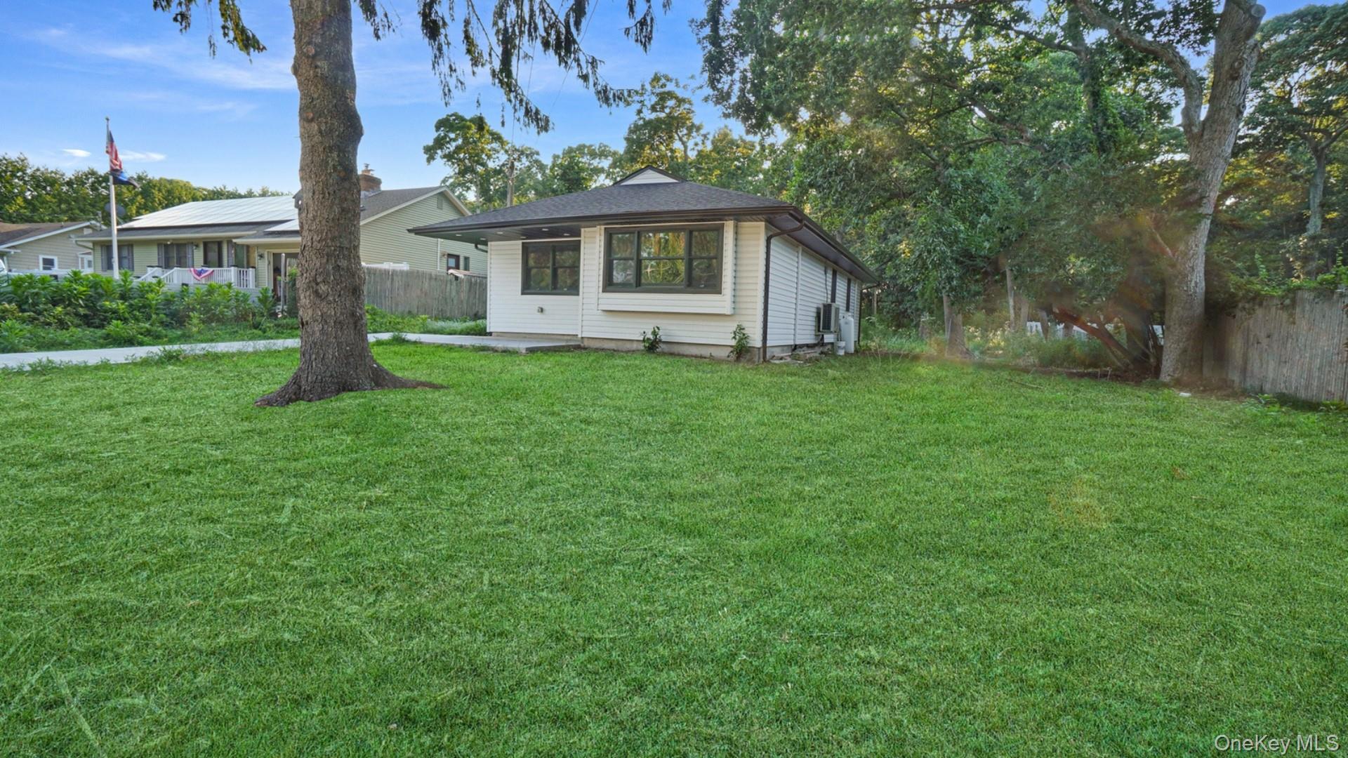 52 Crystal Beach Boulevard Property Photo 17