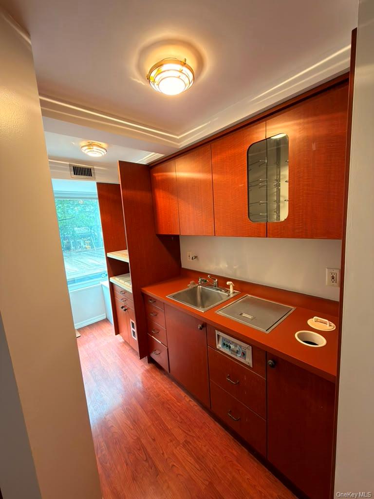 155 W 68th Street 2-27 Property Photo 6