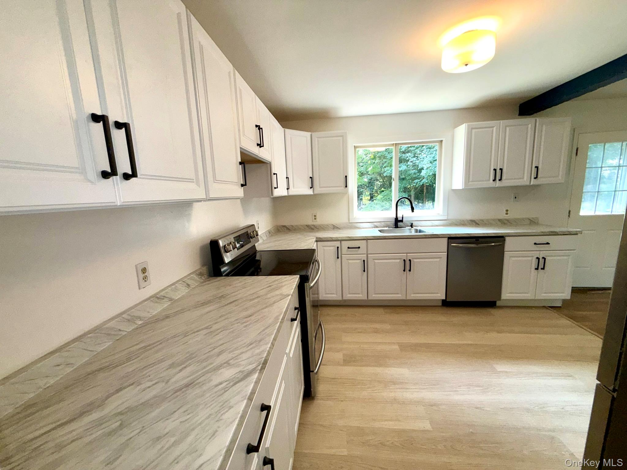 246 Skyline Drive Property Photo 6