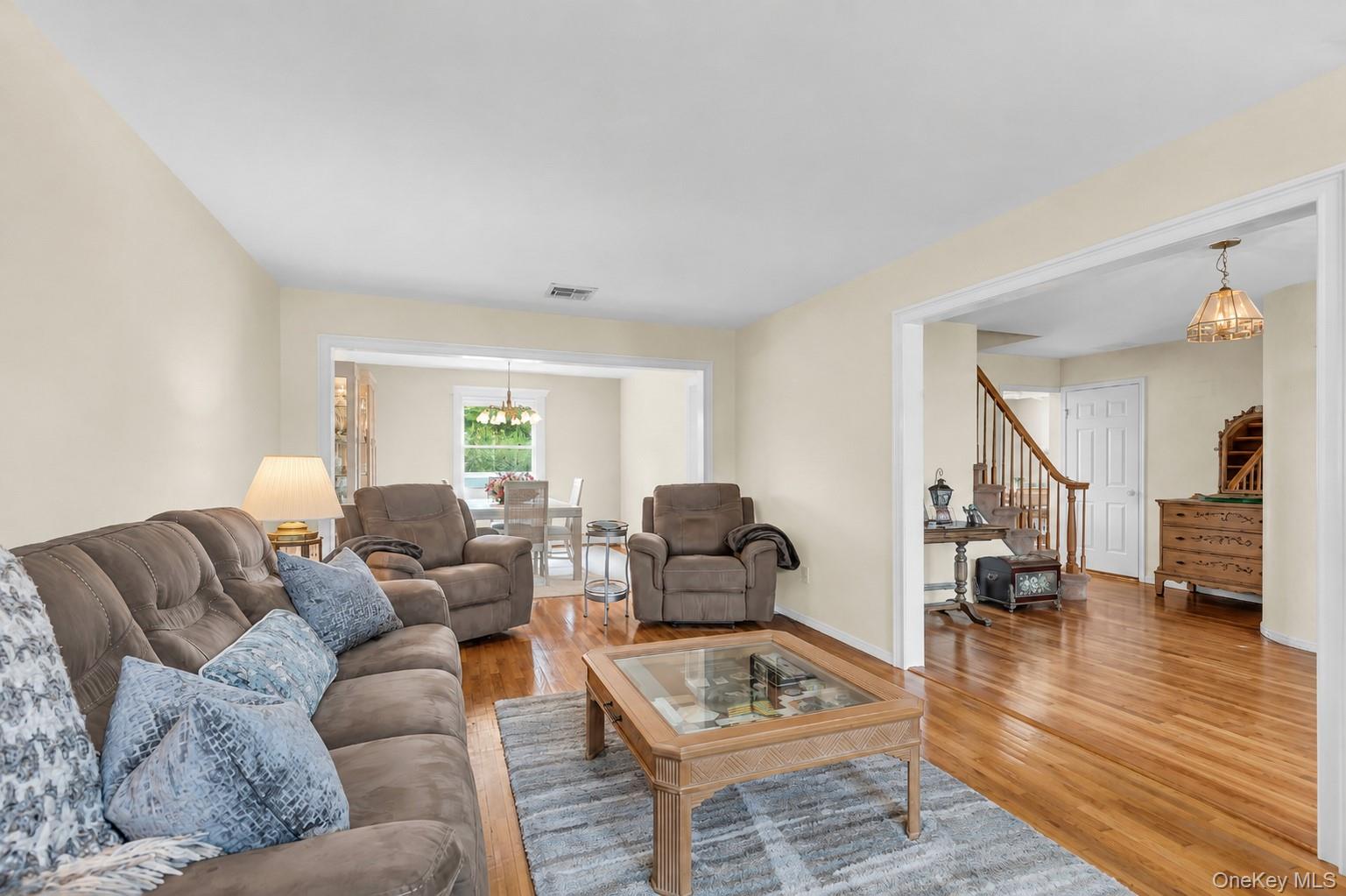 100 Middlesex Avenue Property Photo 8