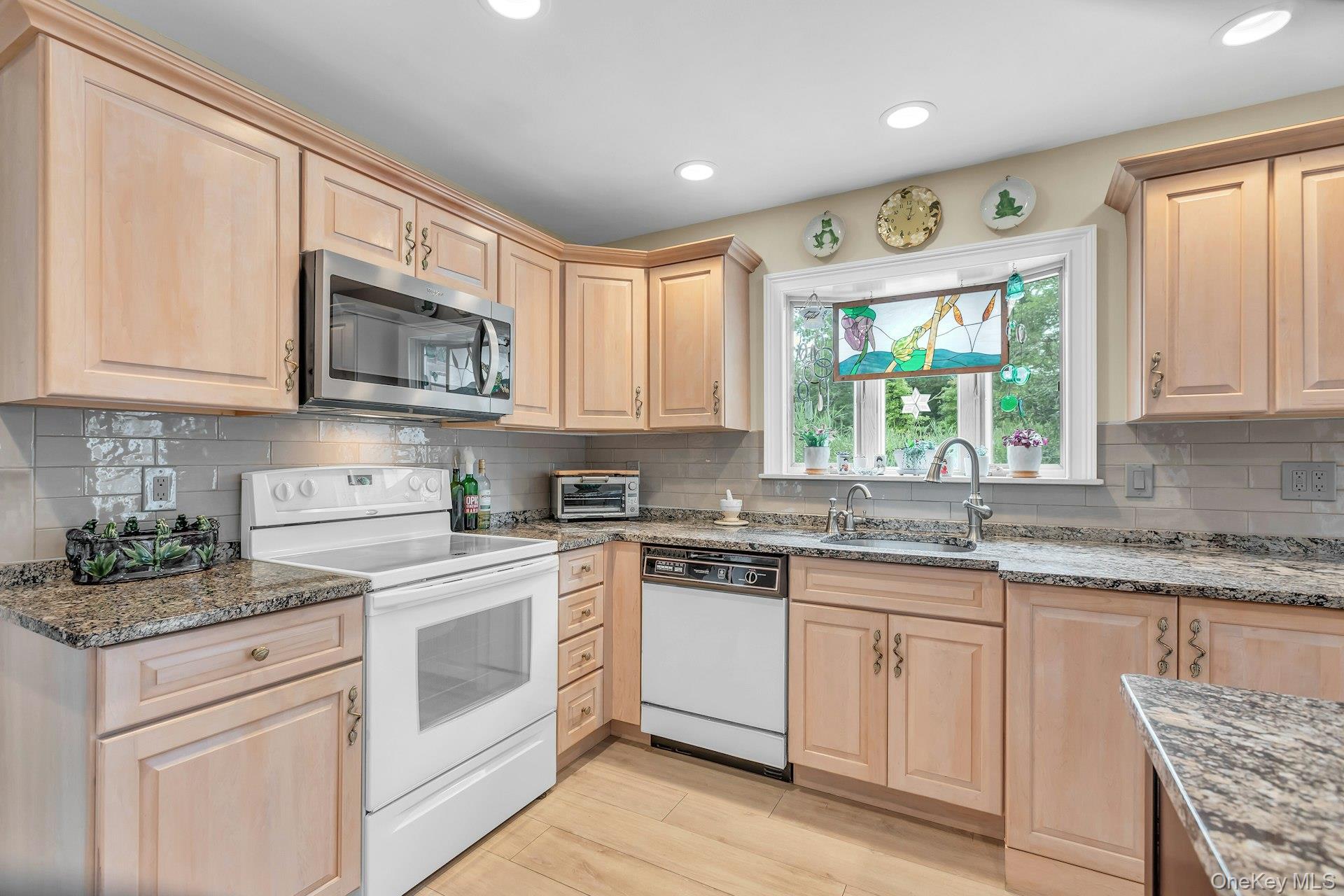 100 Middlesex Avenue Property Photo 12