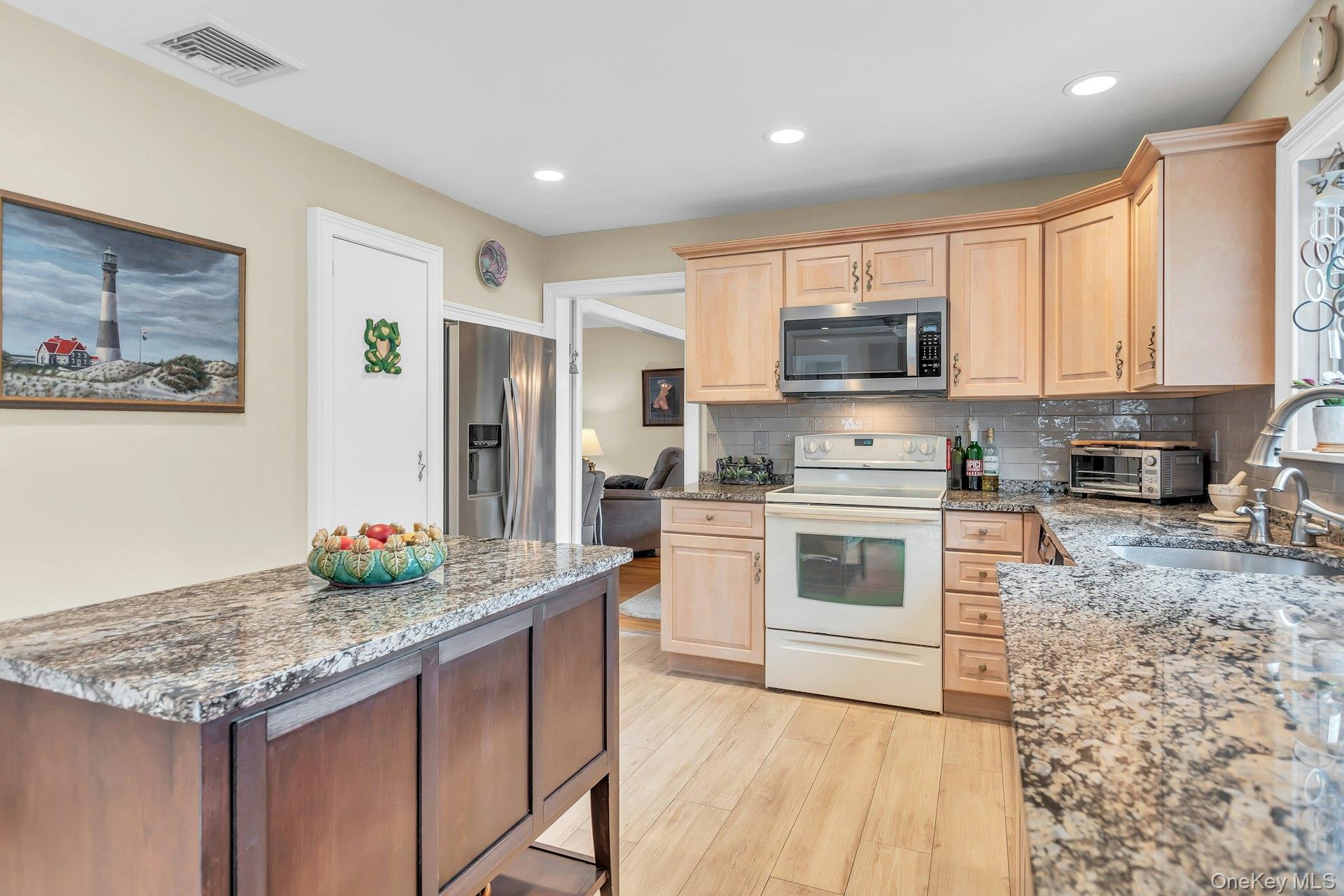 100 Middlesex Avenue Property Photo 14