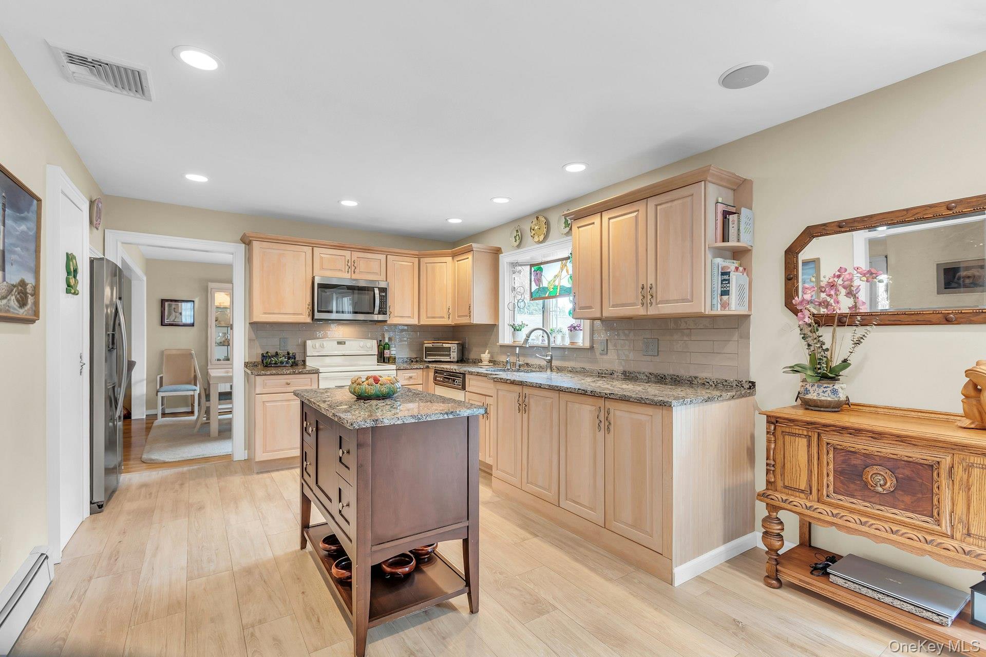 100 Middlesex Avenue Property Photo 16