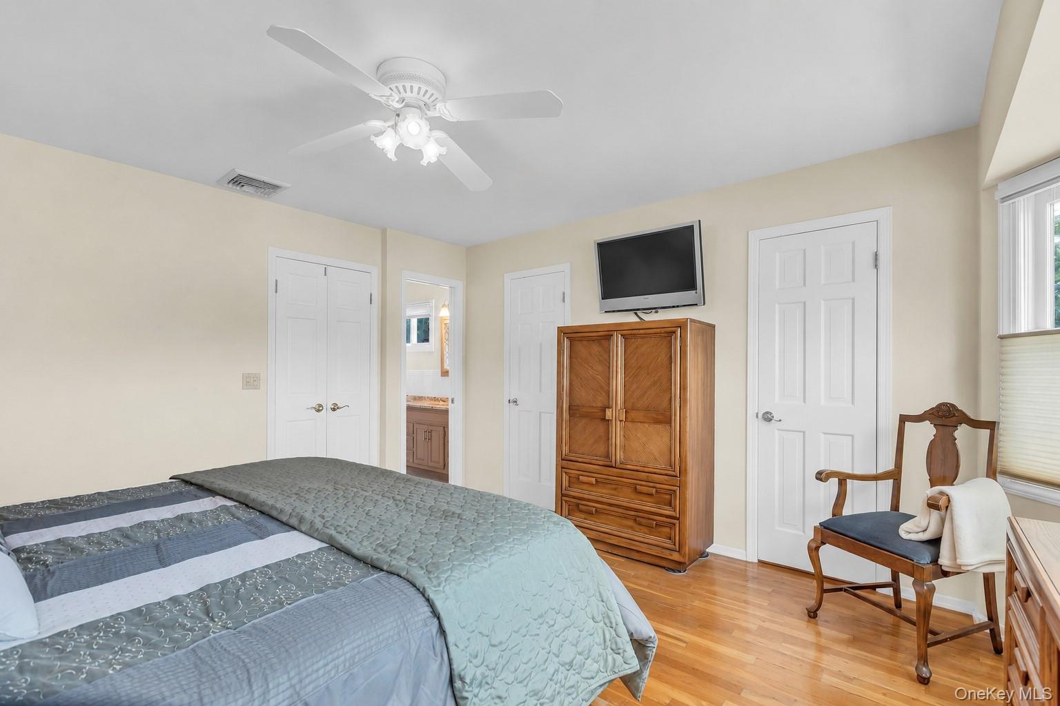 100 Middlesex Avenue Property Photo 23
