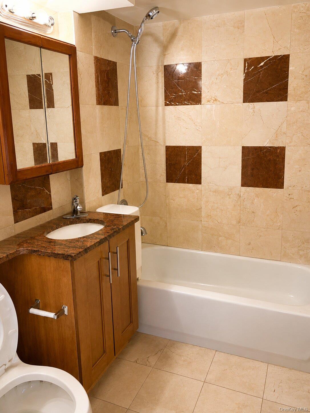 14022 Beech Avenue 6c Property Photo 7