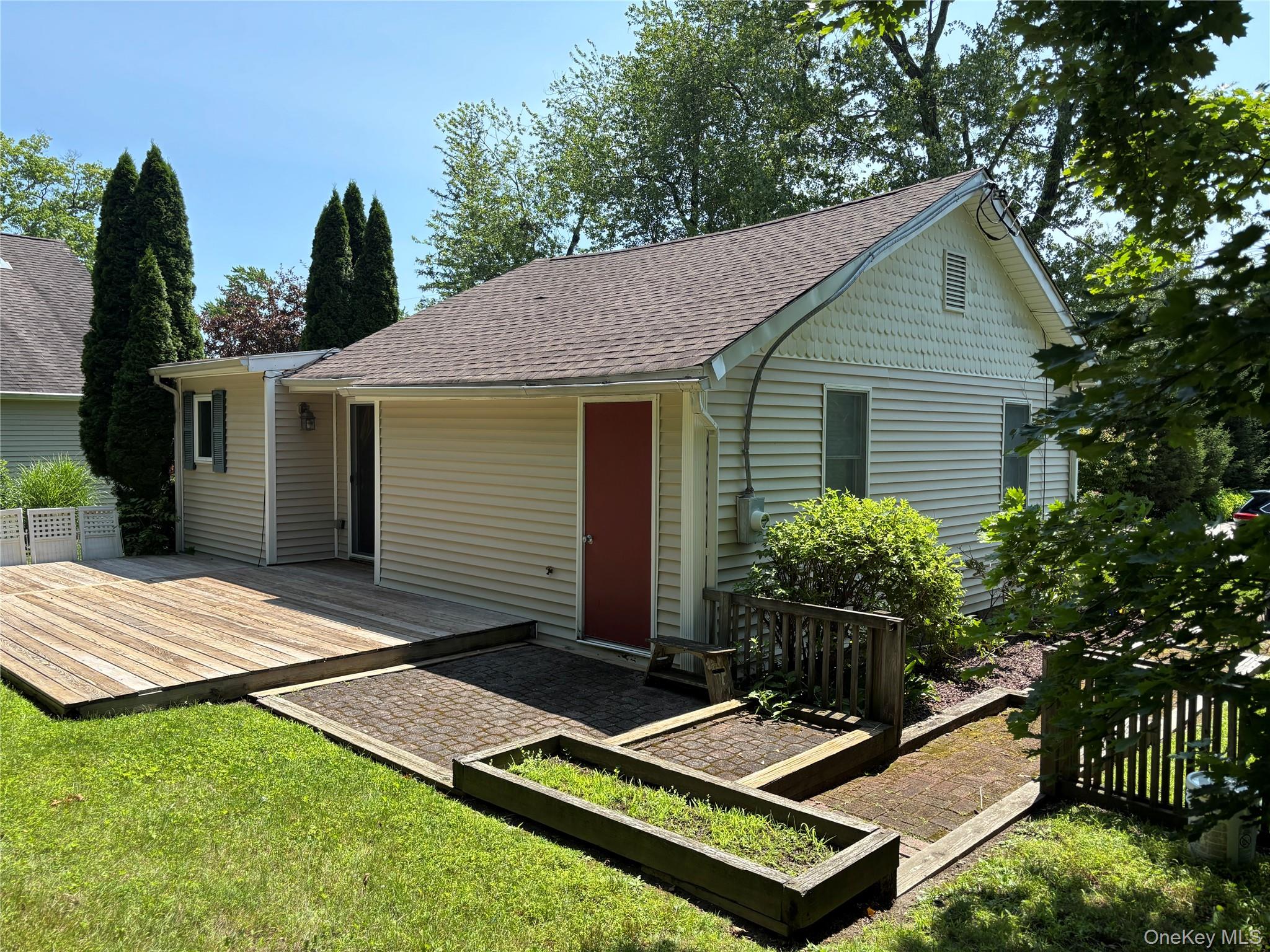 72 Vails Lake Shore Drive Property Photo 3