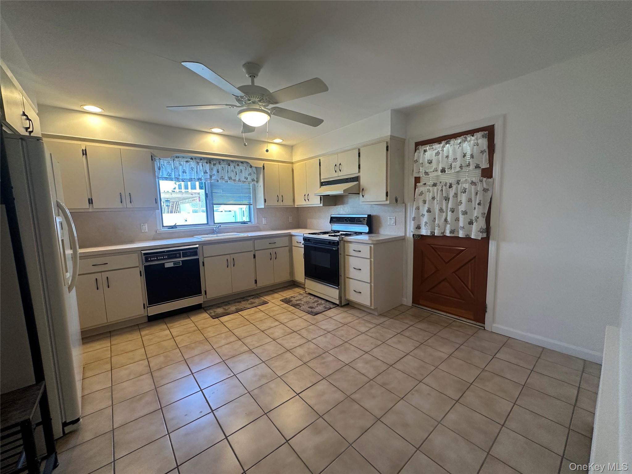 12 Smith Street Property Photo 2