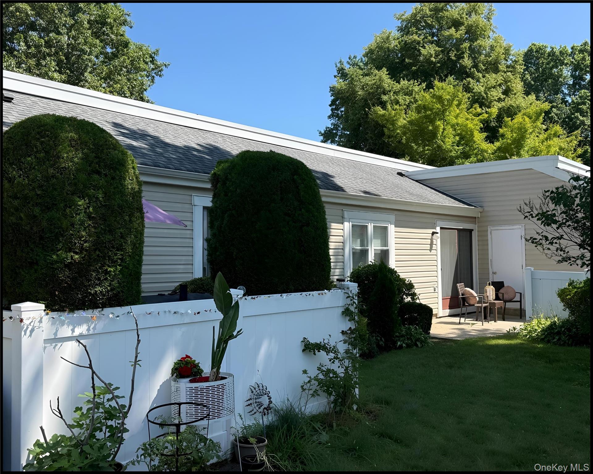 1203 Cabot Court Property Photo 5