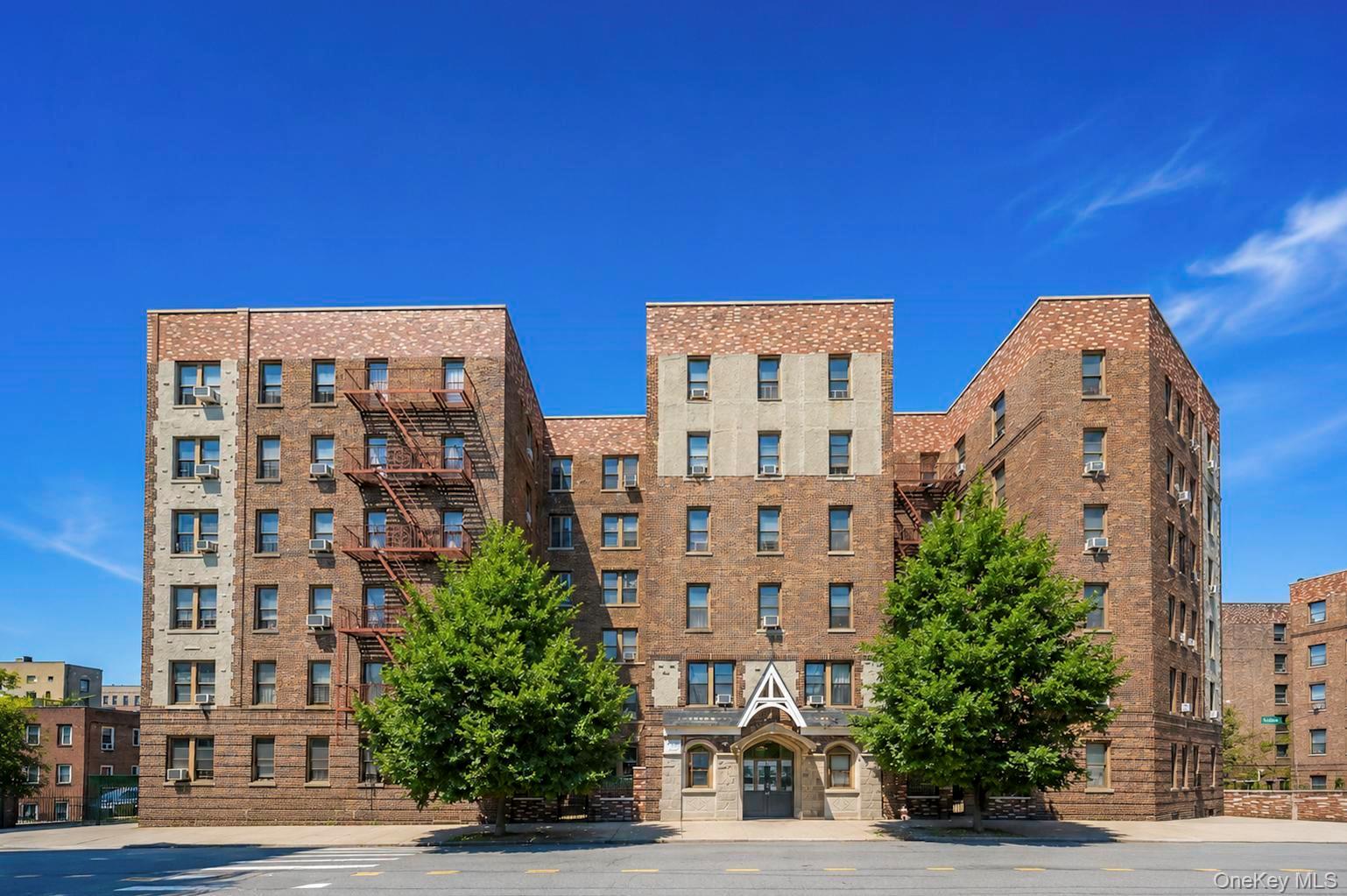 2925 Matthews Avenue 2H Property Photo 1