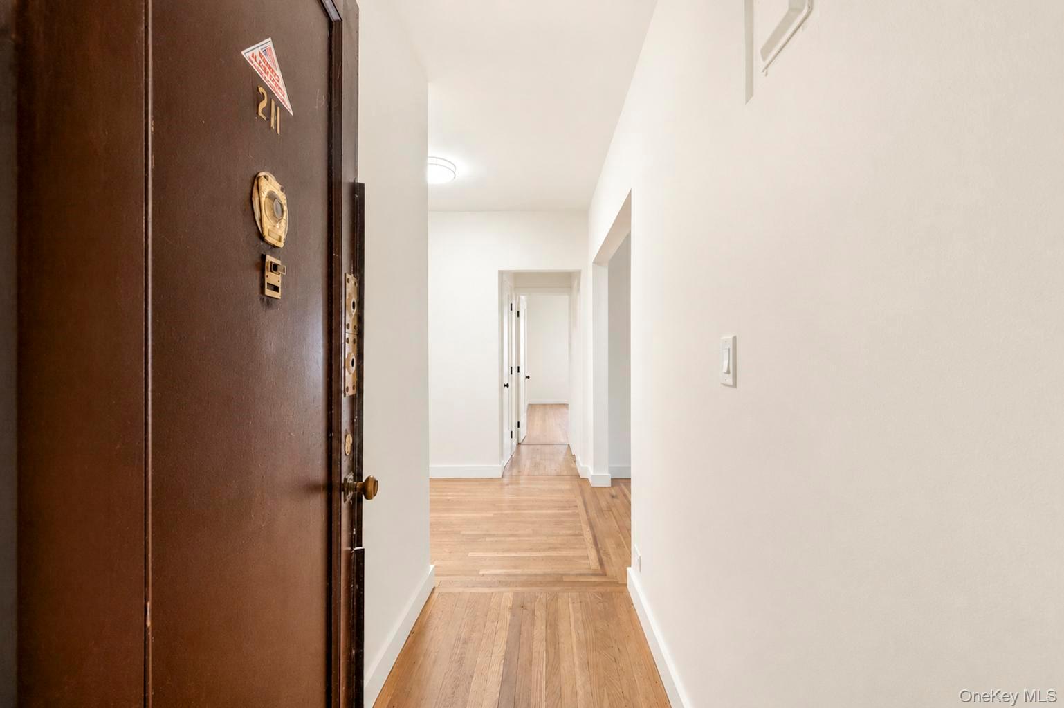2925 Matthews Avenue 2h Property Photo 4