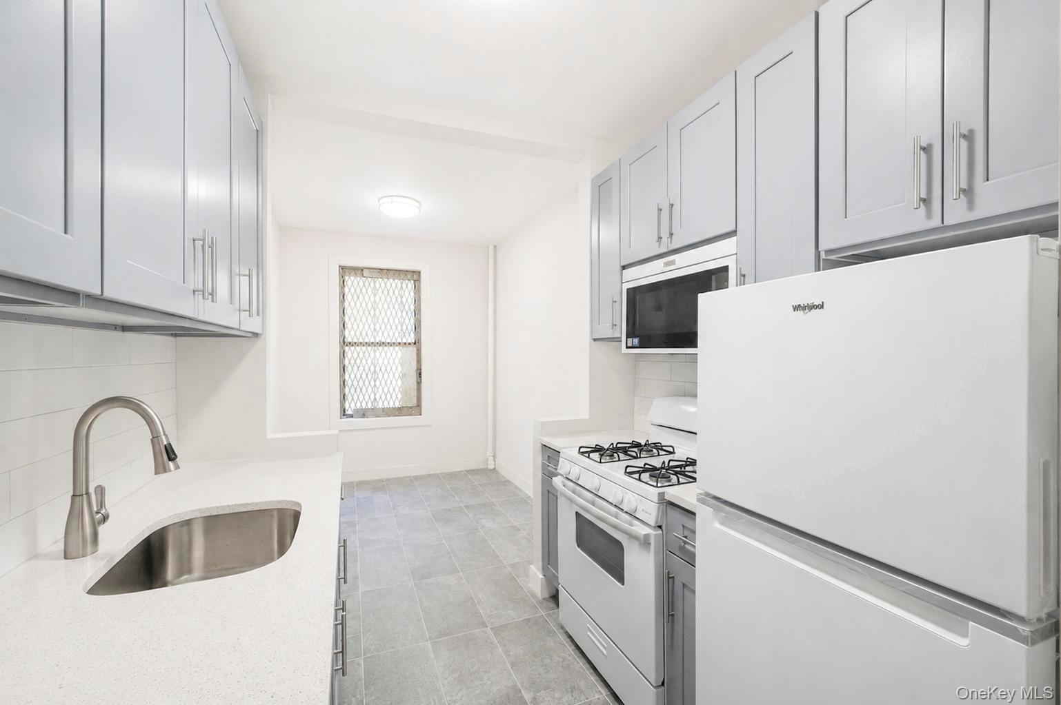 2925 Matthews Avenue 2h Property Photo 8