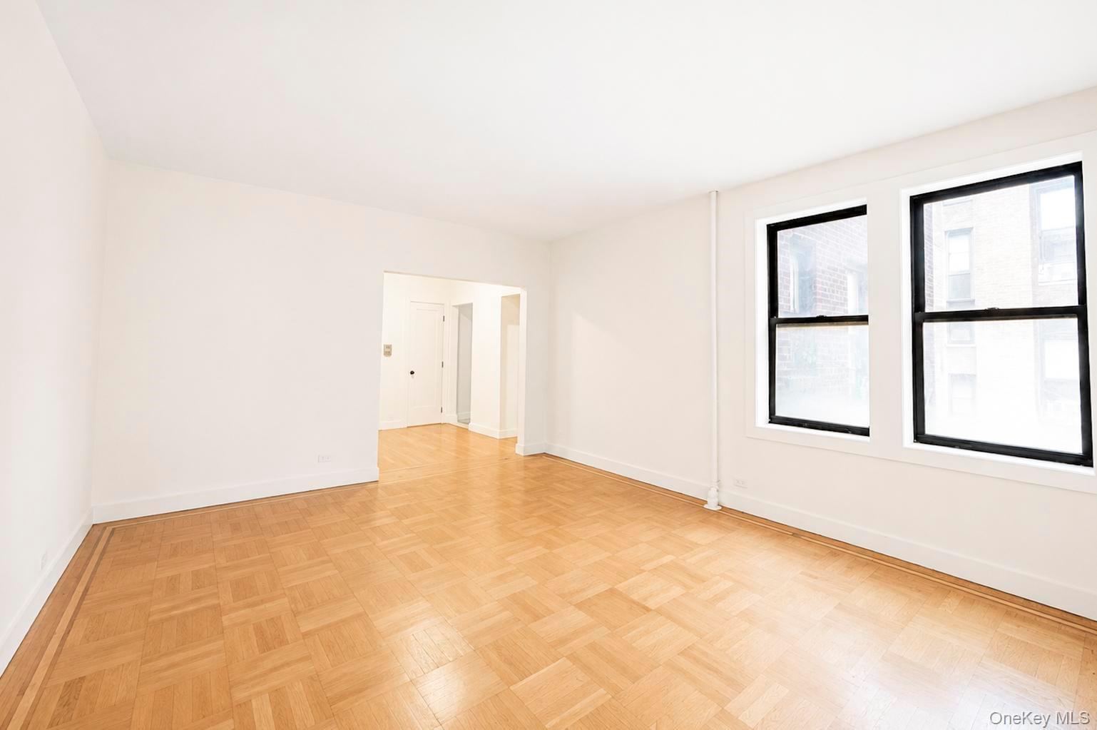 2925 Matthews Avenue 2h Property Photo 9
