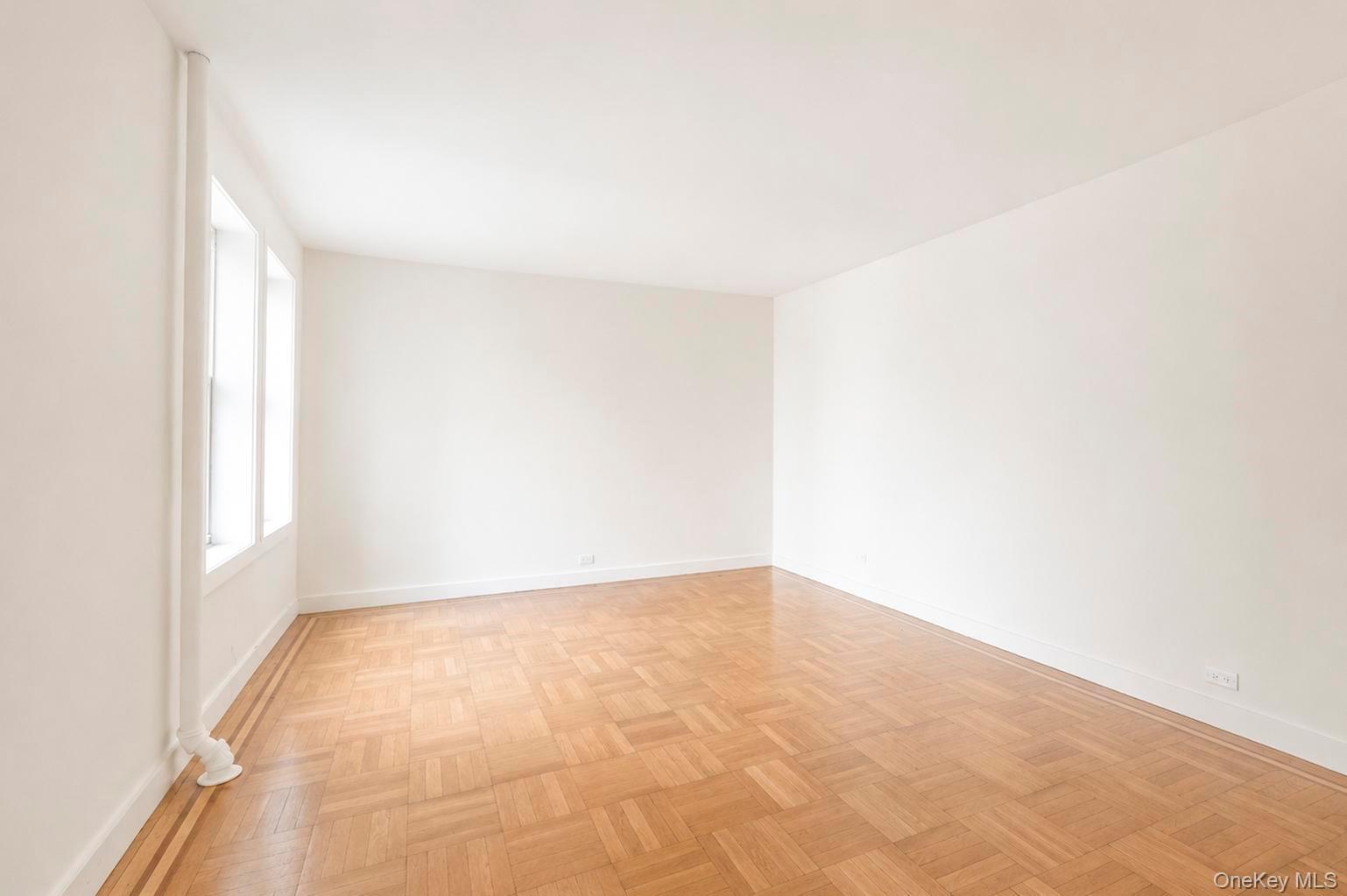 2925 Matthews Avenue 2h Property Photo 13