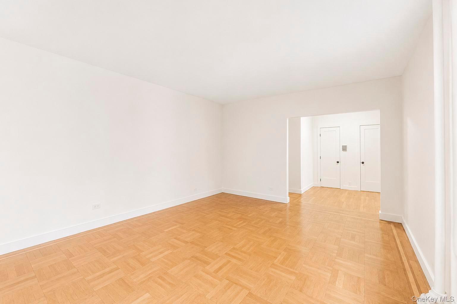 2925 Matthews Avenue 2h Property Photo 14
