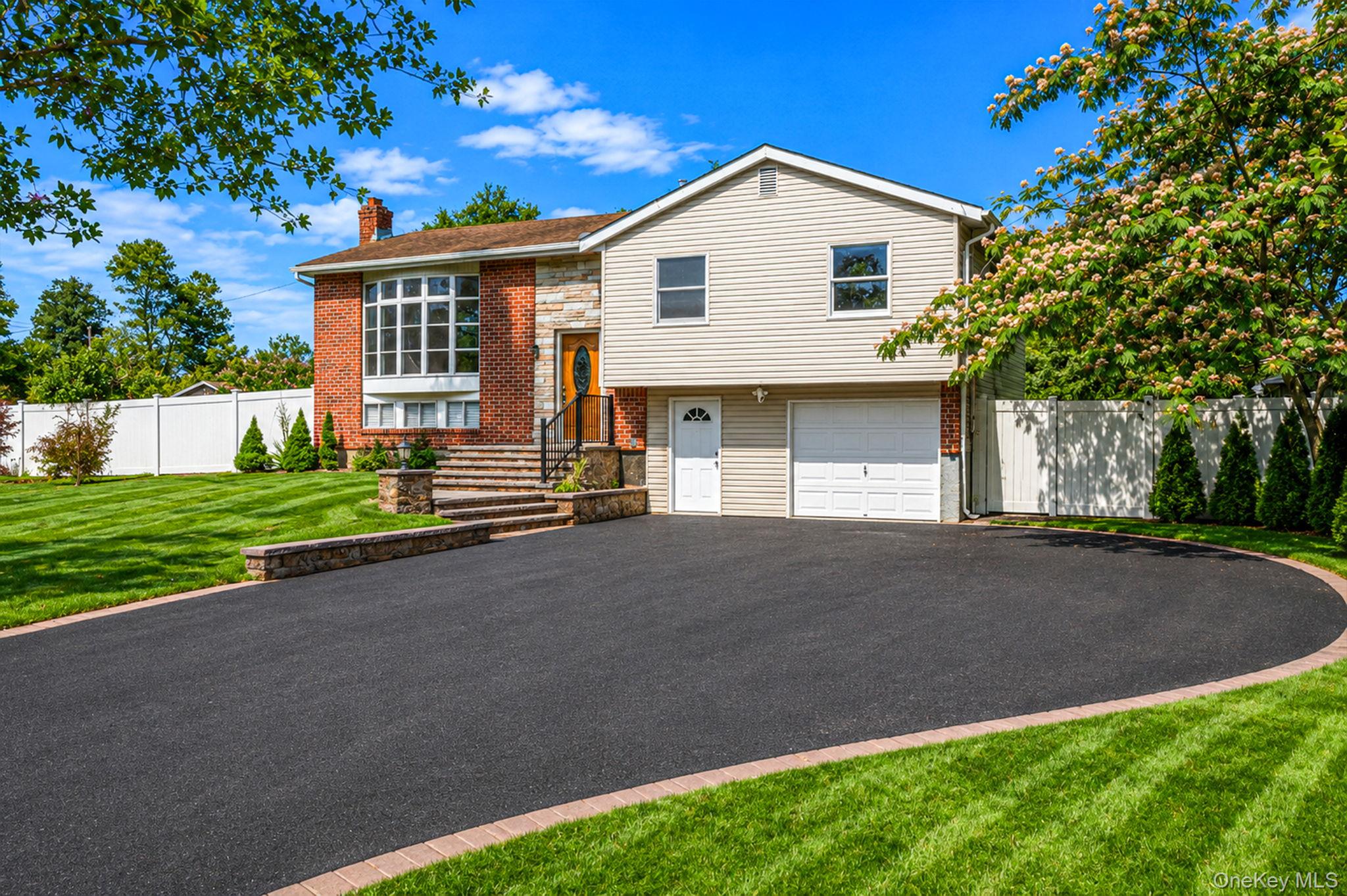 3 Richlee Drive Property Photo 1