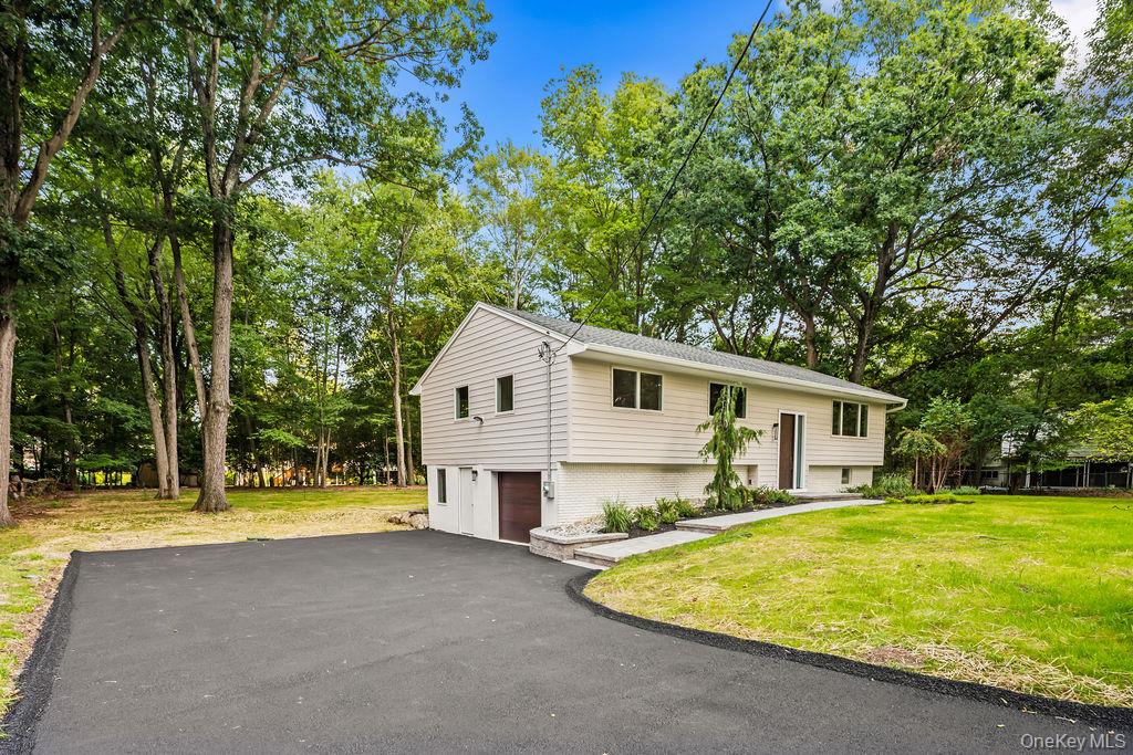 142 N Little Tor Road Property Photo 3
