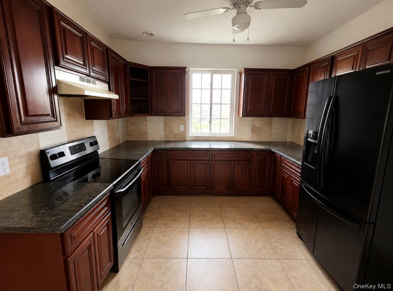 1535 153rd Place Property Photo 2