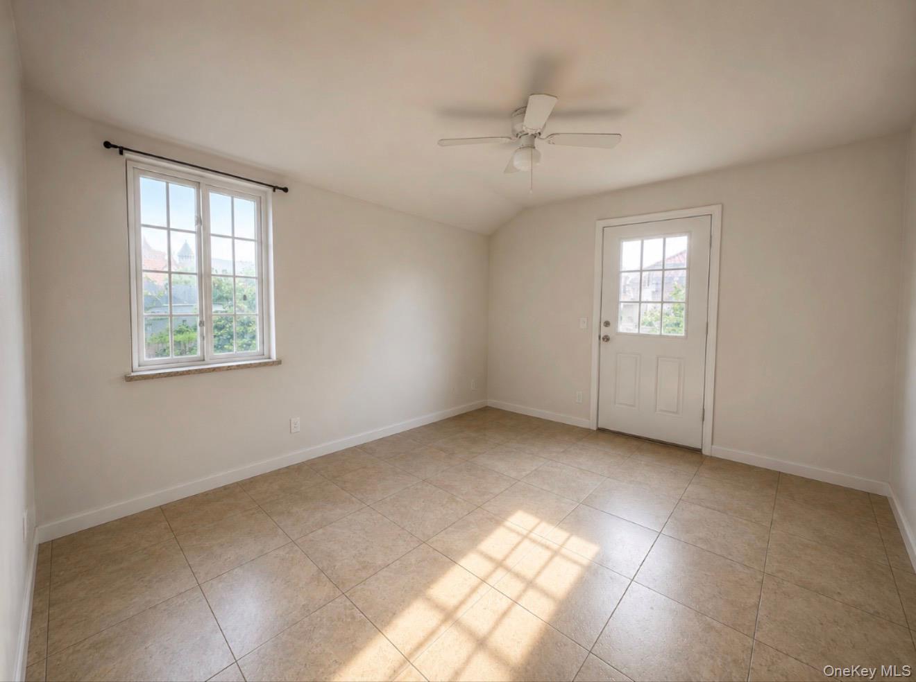 1535 153rd Place Property Photo 5
