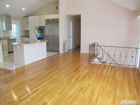 5 Elm Street Property Photo 3