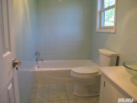 5 Elm Street Property Photo 9