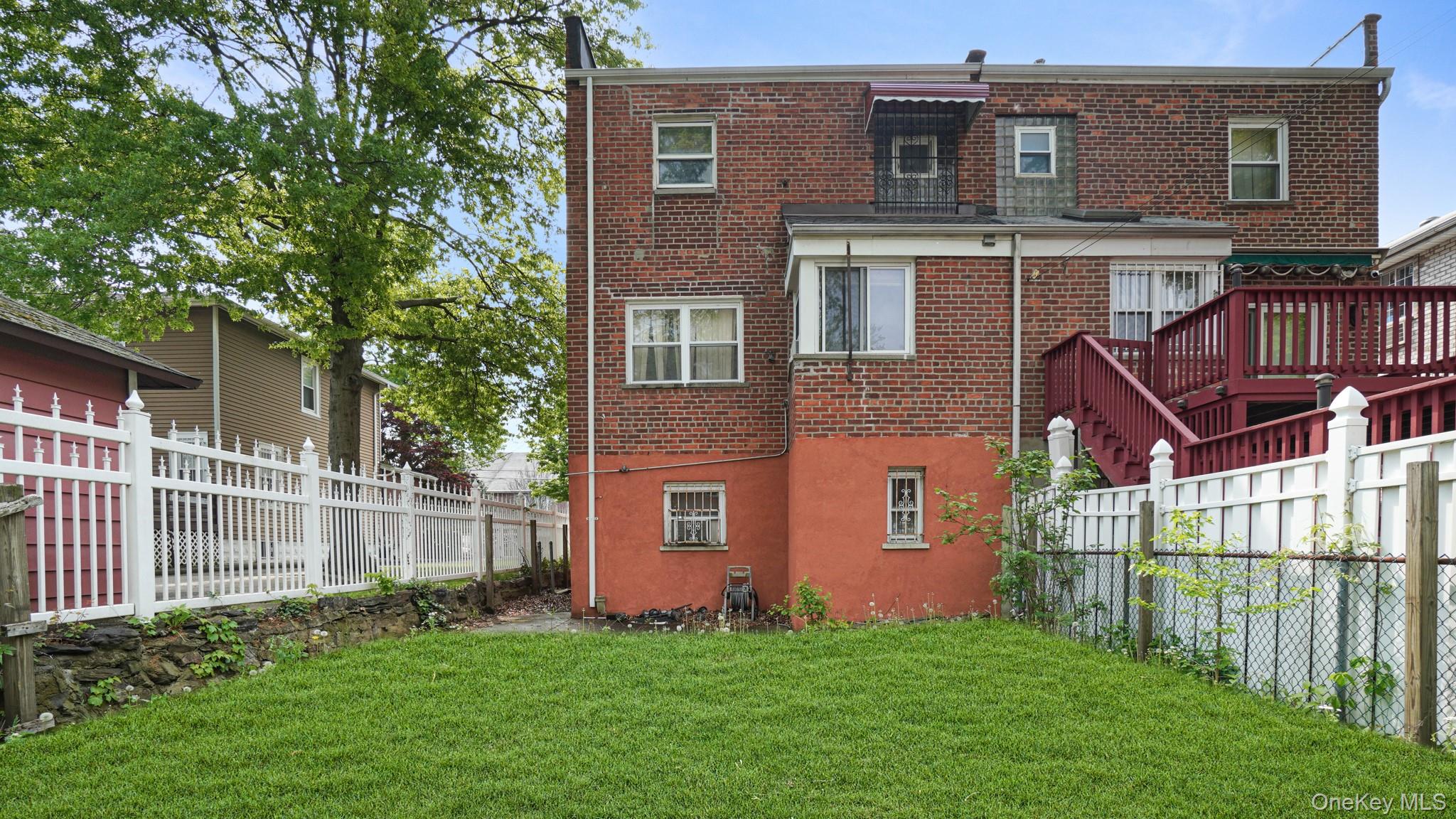 2436 Seymour Avenue Property Photo 4