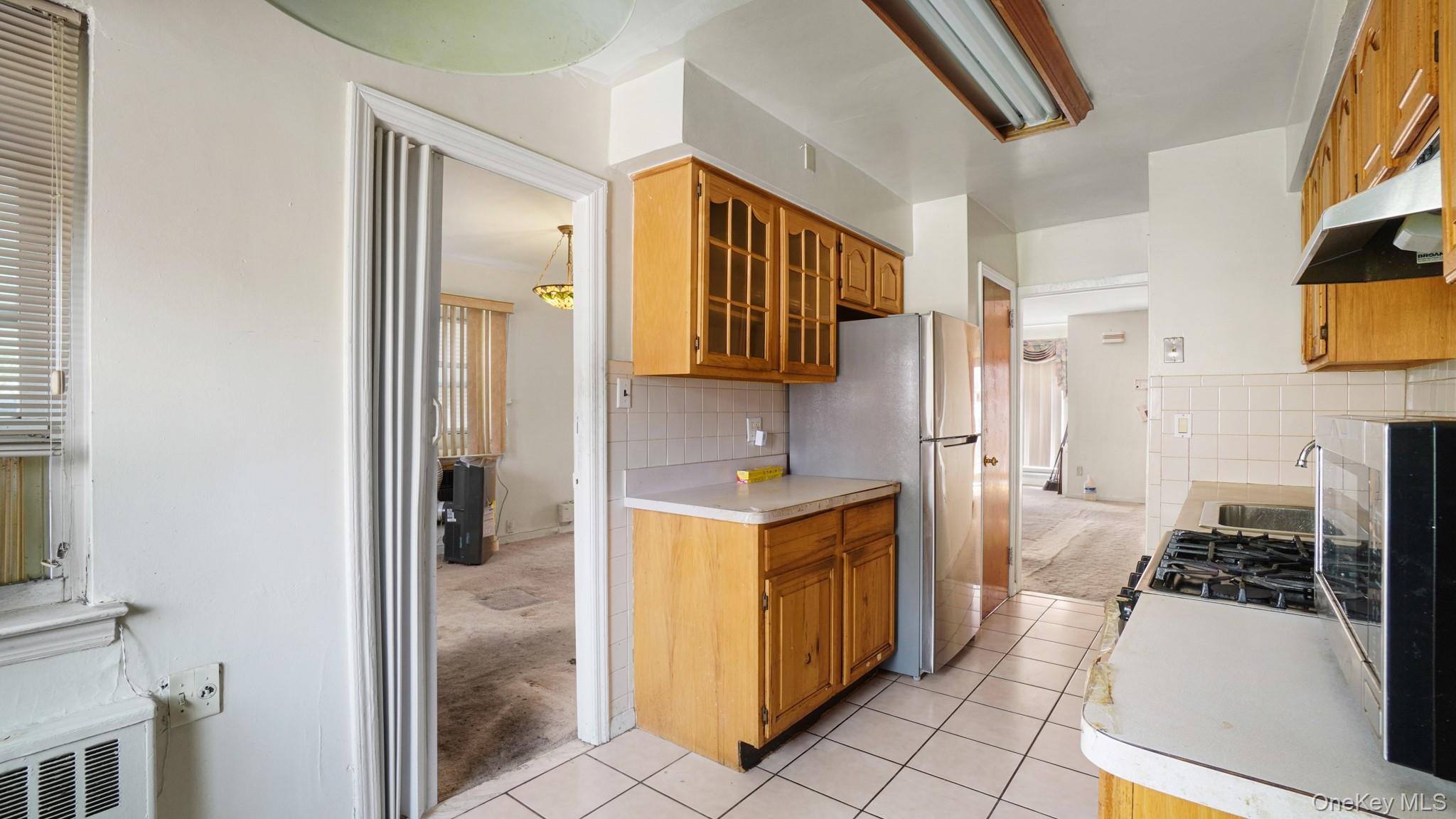 2436 Seymour Avenue Property Photo 9
