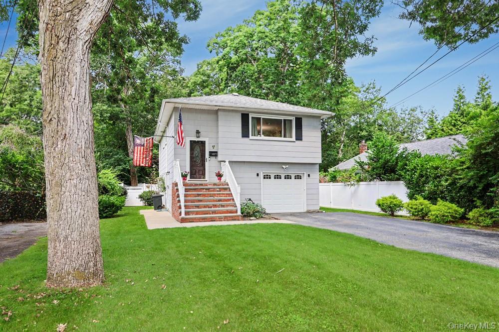 555 N Windsor Avenue Property Photo 2