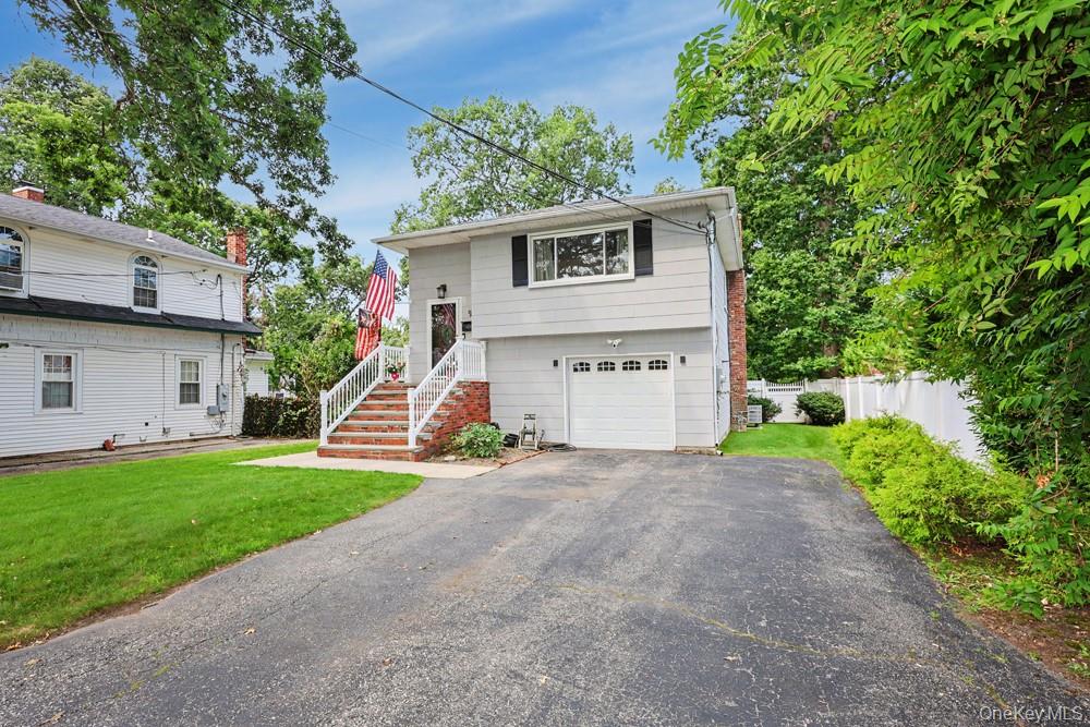 555 N Windsor Avenue Property Photo 3