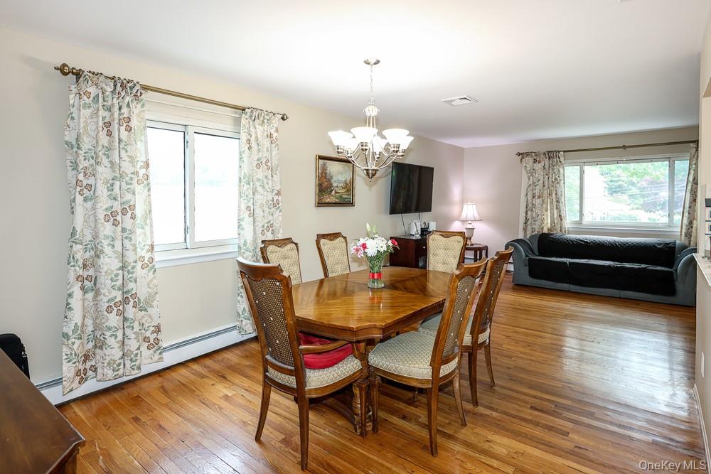 555 N Windsor Avenue Property Photo 10