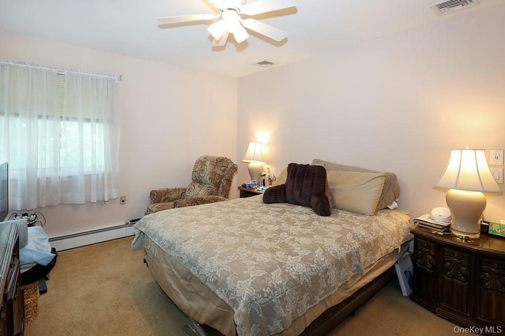 555 N Windsor Avenue Property Photo 15