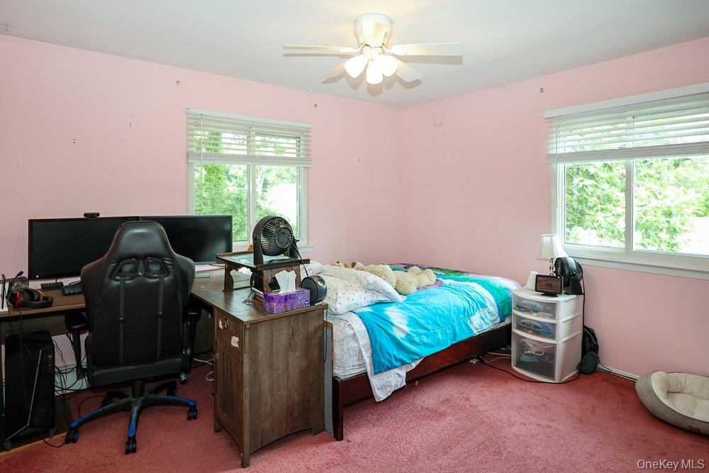555 N Windsor Avenue Property Photo 16