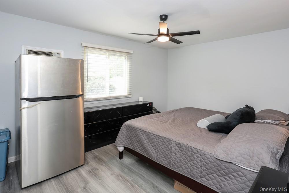 555 N Windsor Avenue Property Photo 19