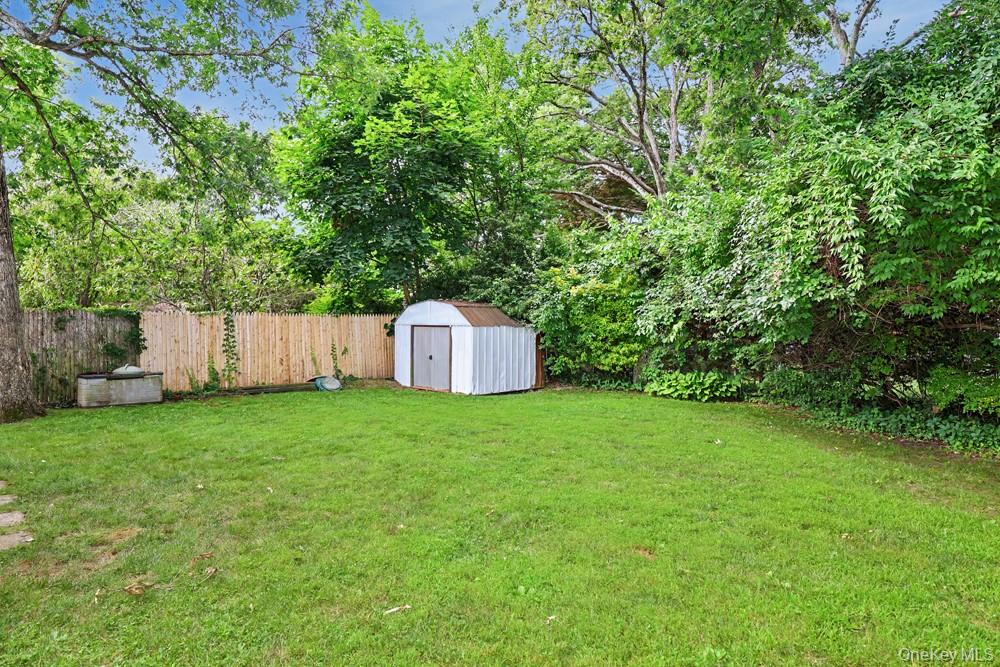 555 N Windsor Avenue Property Photo 26