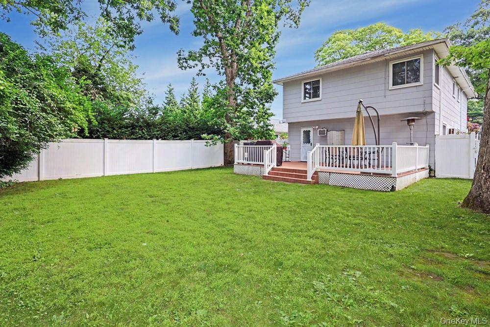 555 N Windsor Avenue Property Photo 28