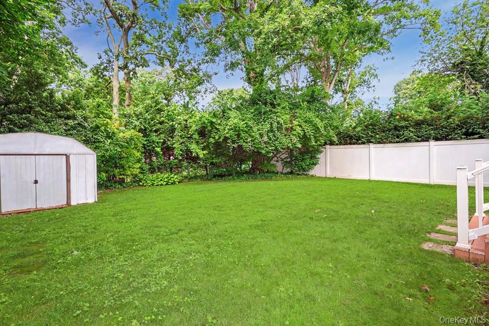 555 N Windsor Avenue Property Photo 29