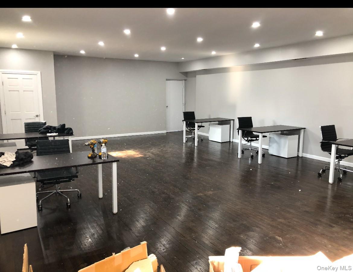 2410 Boston Post Road Property Photo 14