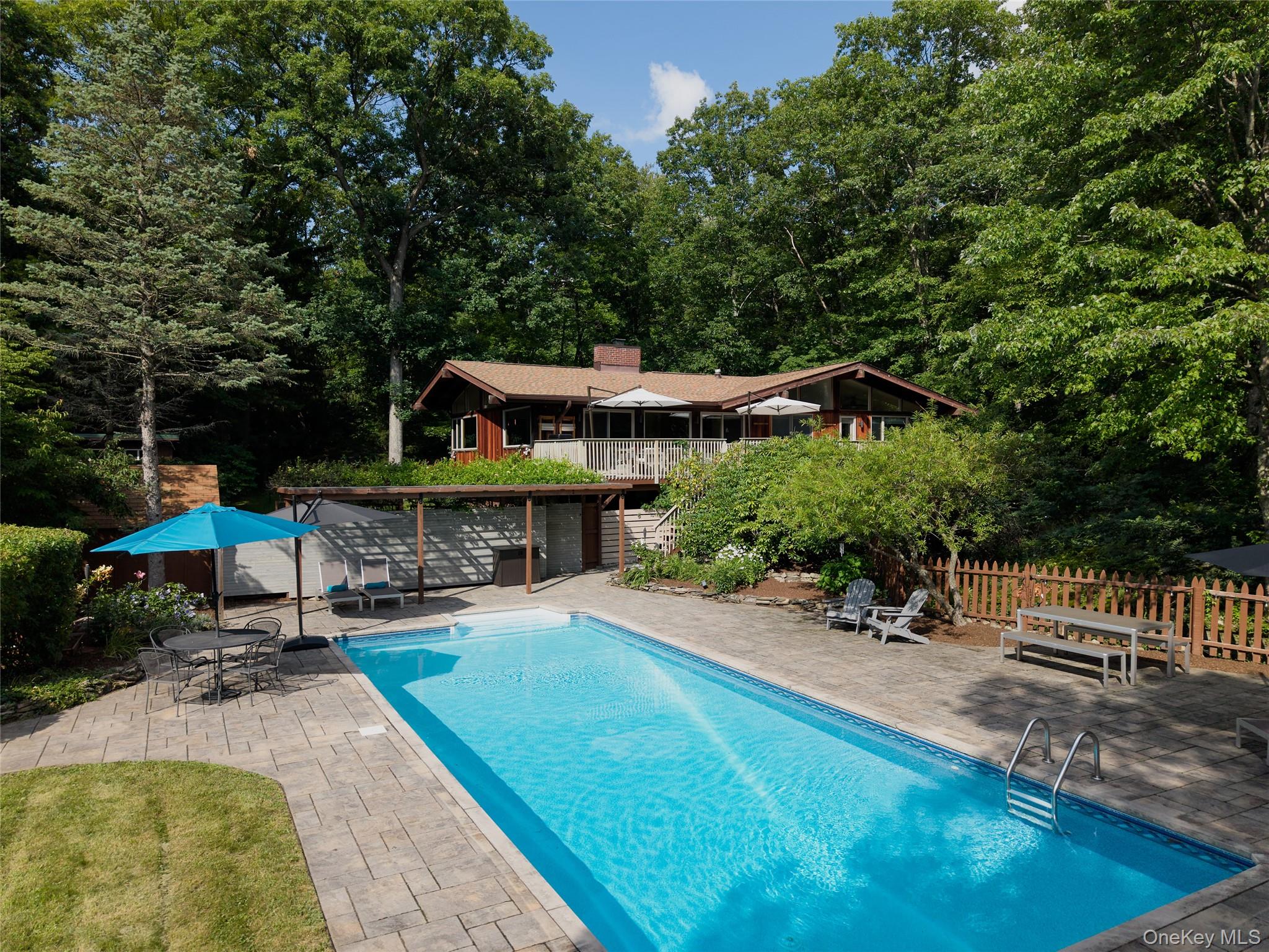 68 Spice Bush Lane Property Photo 1