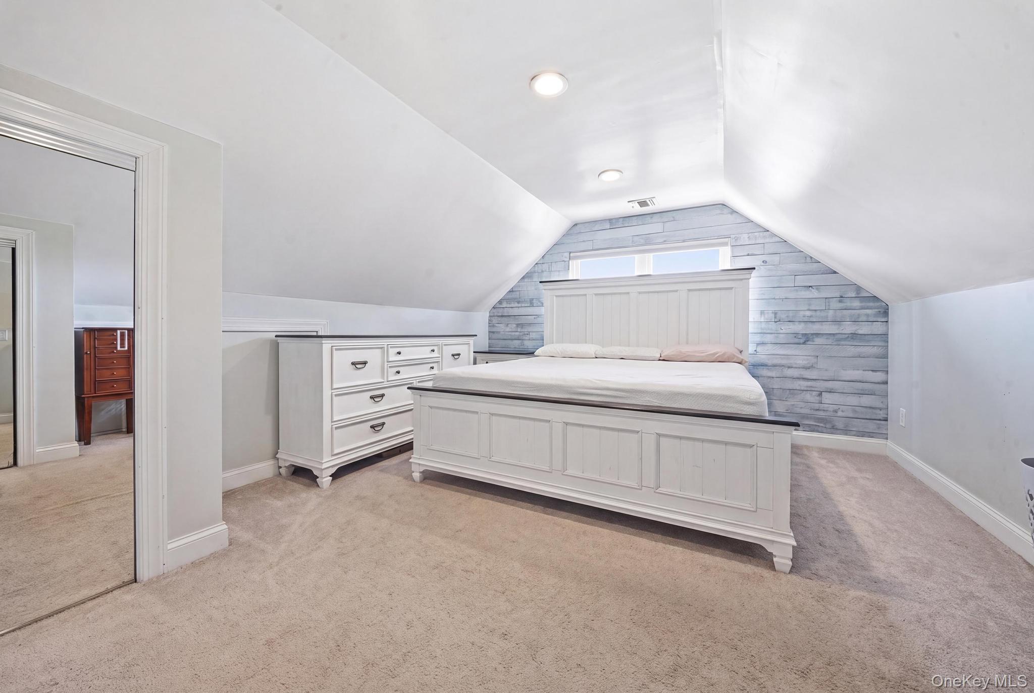 422 Park Lane Property Photo 14