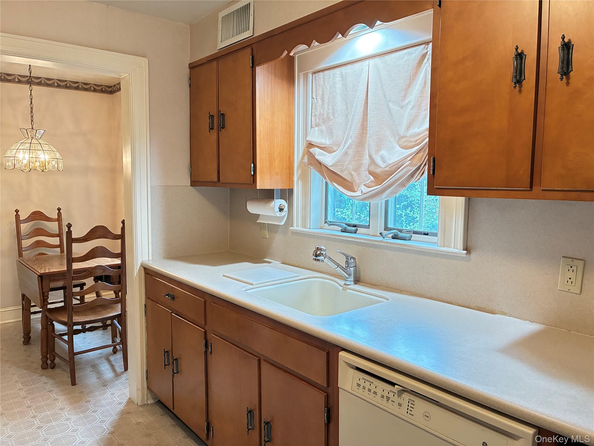 8 Orchid Street Property Photo 8