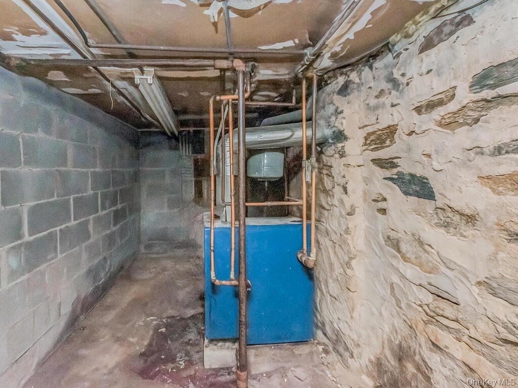 130 E 1st Street Property Photo 23