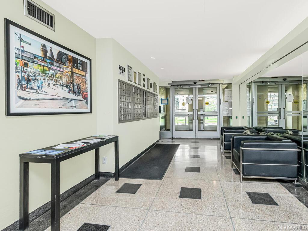 4 Fordham Hill Oval 1a Property Photo 15