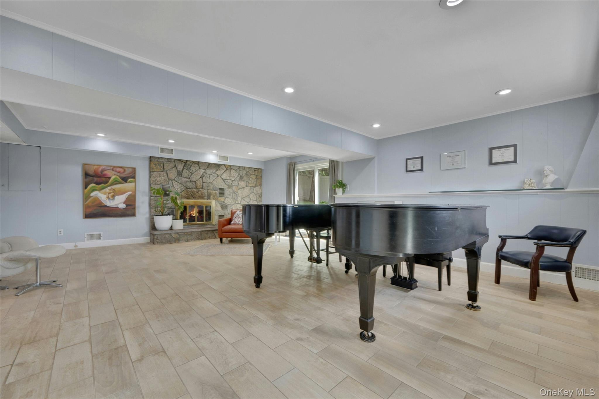 14 Russell Place Property Photo 3