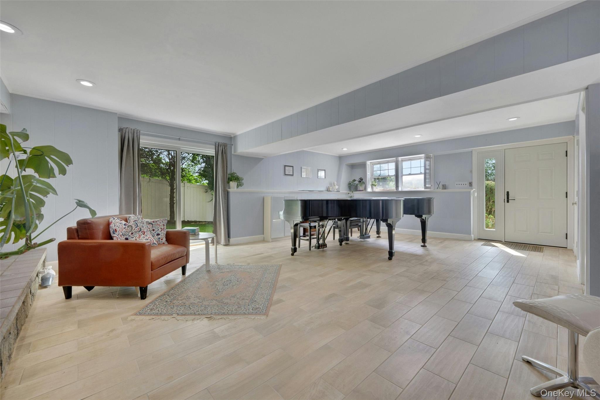 14 Russell Place Property Photo 5