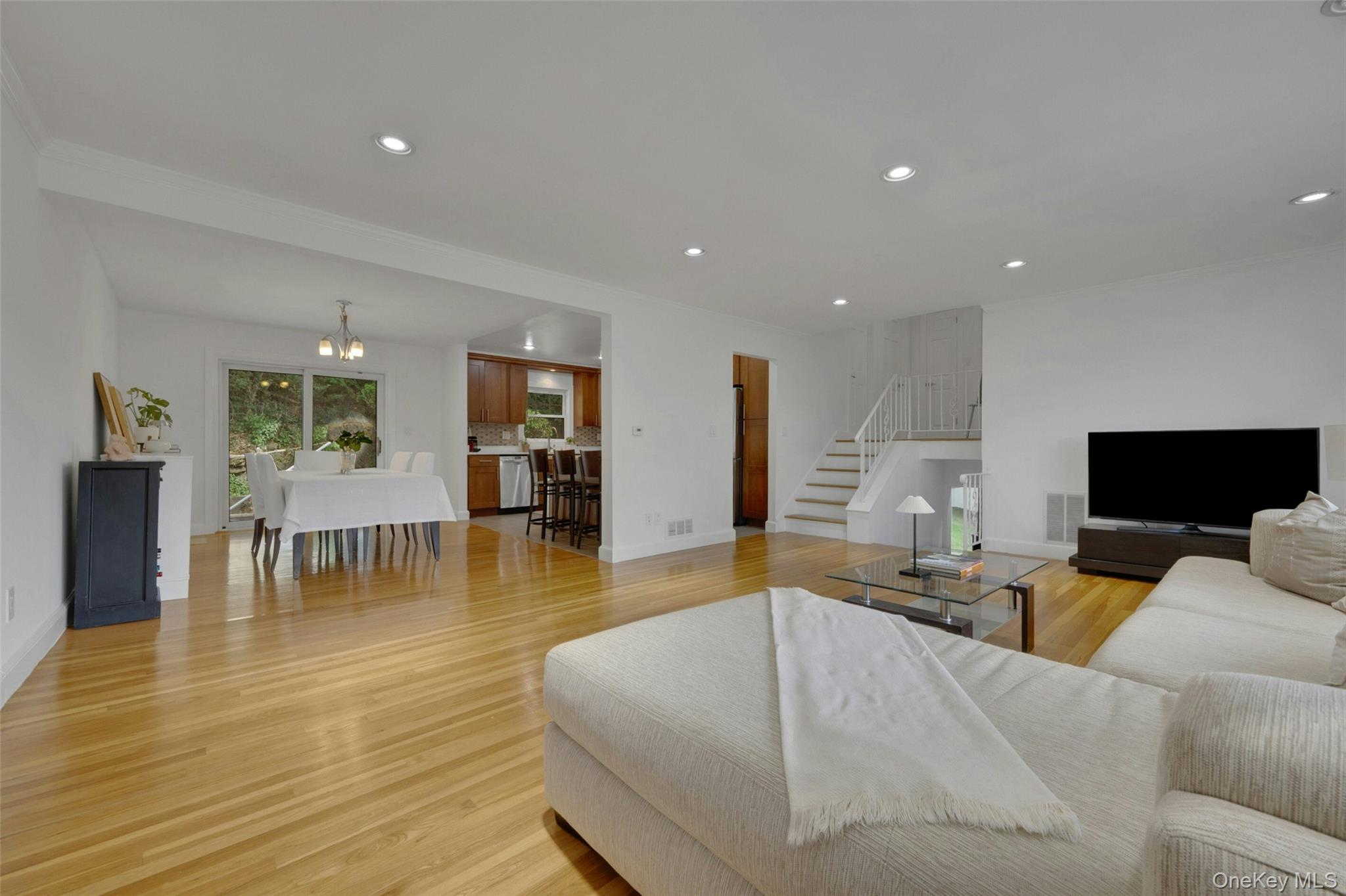 14 Russell Place Property Photo 9