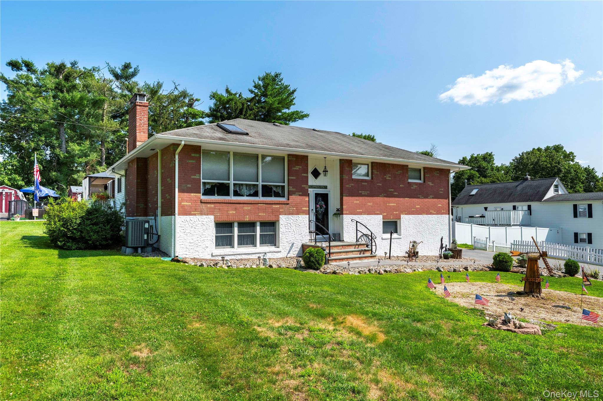 38 W Taconic Road Property Photo 1