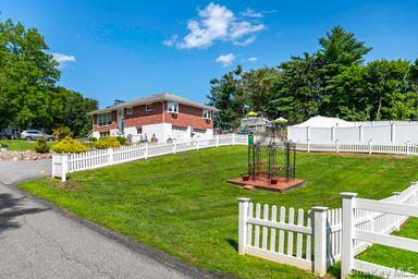 38 W Taconic Road Property Photo 21