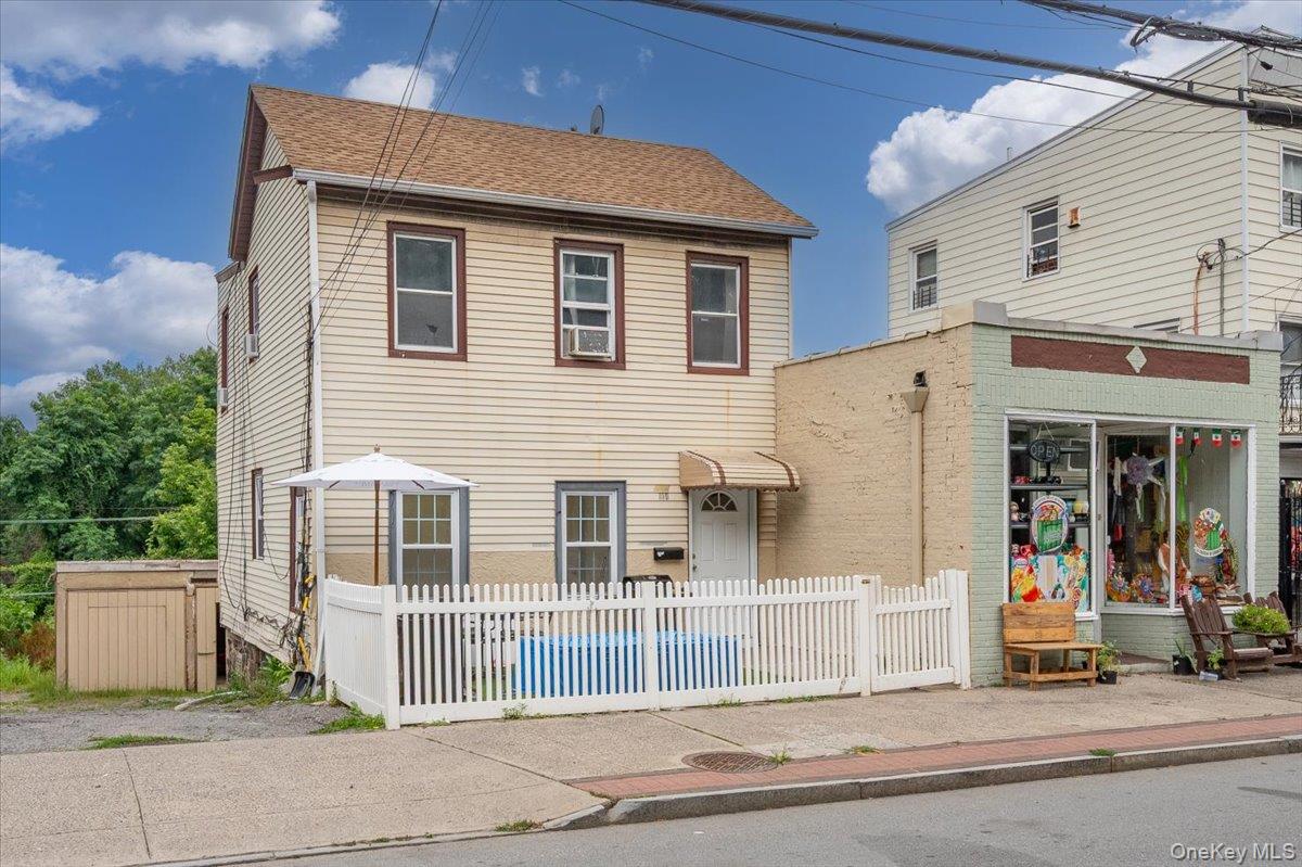 114-116 Ferris Avenue Property Photo 2