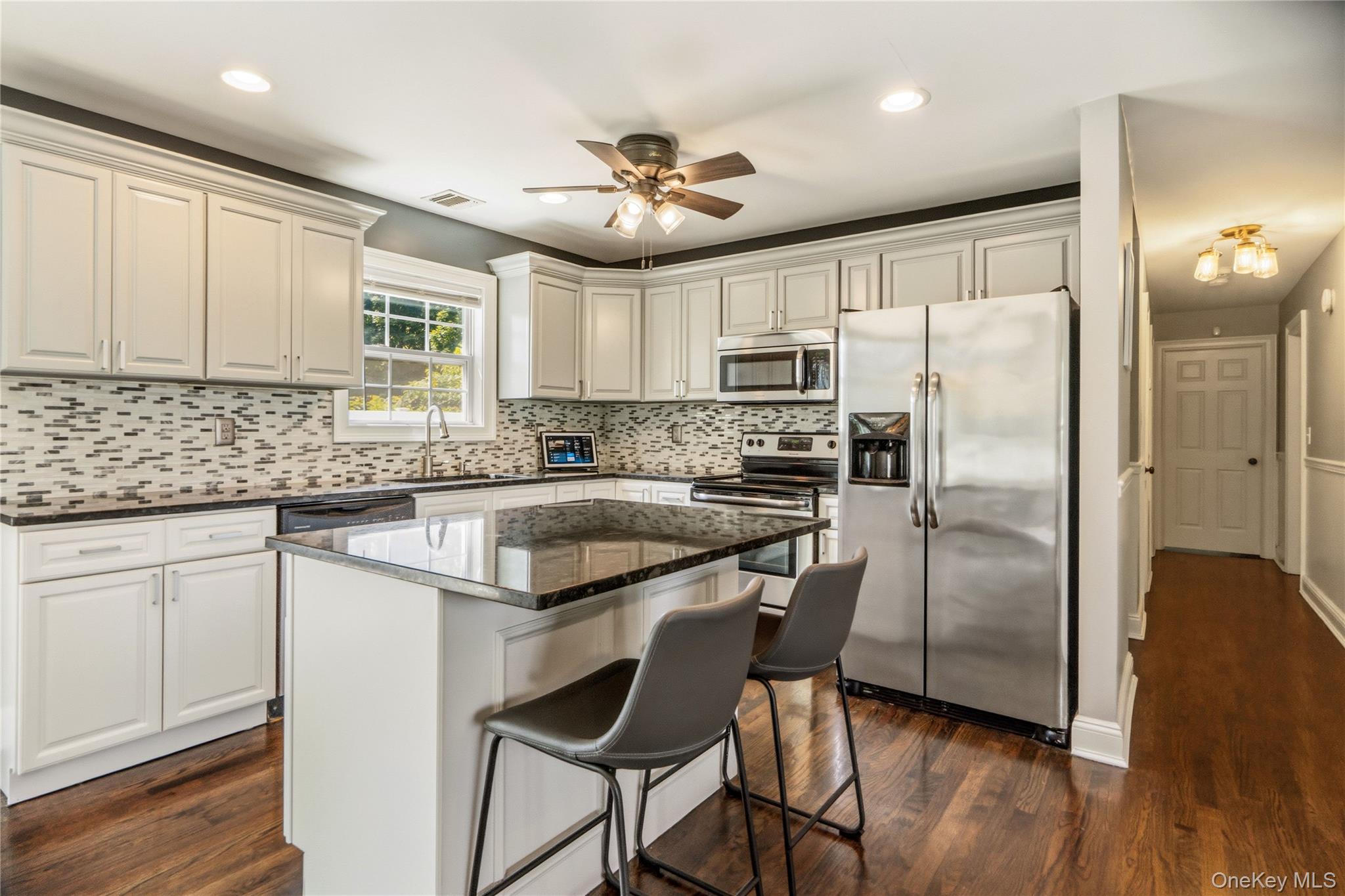 438 Richmond Boulevard Property Photo 11