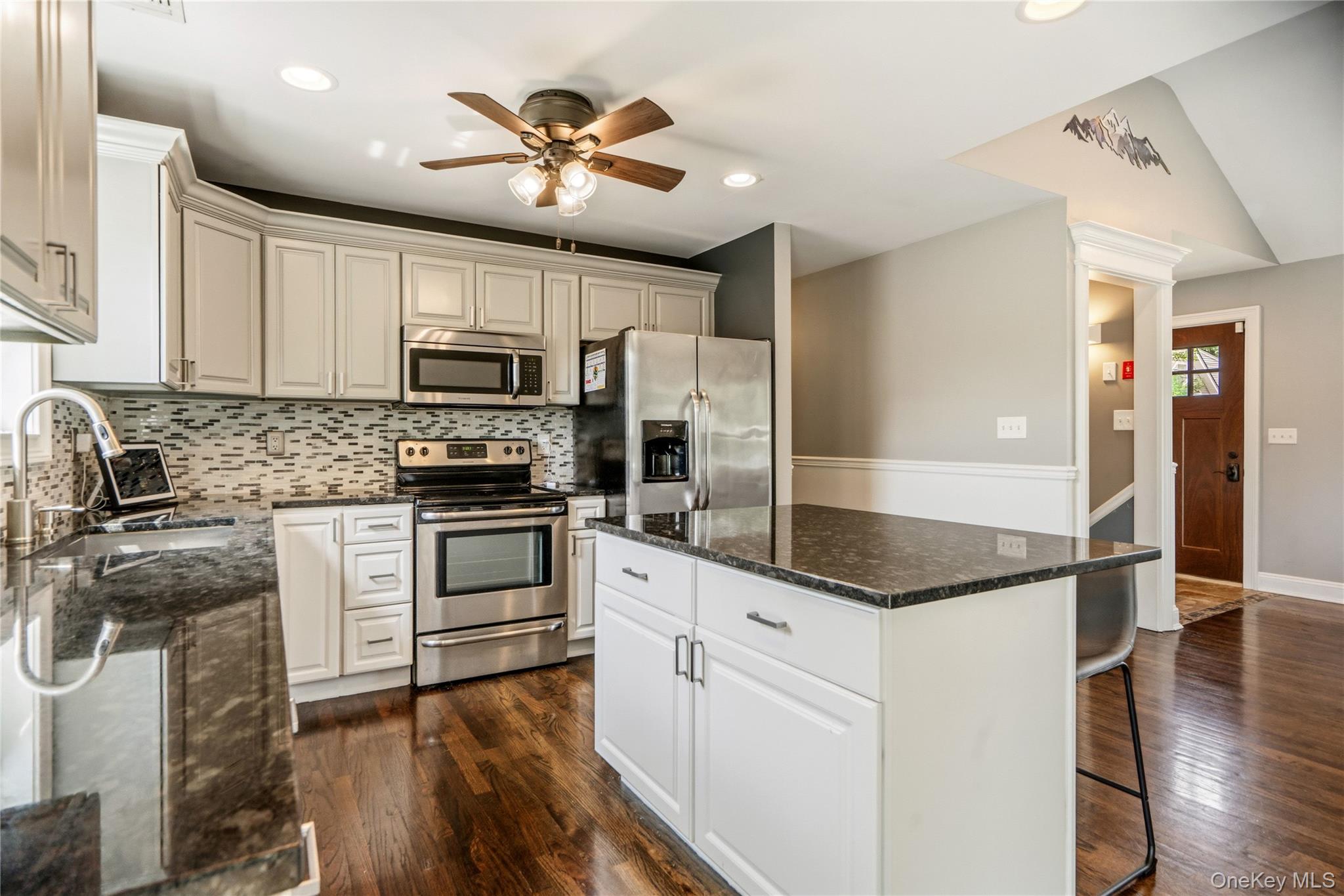 438 Richmond Boulevard Property Photo 15